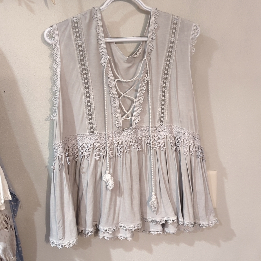 POL Sz M Women's Sleeveless Blouse